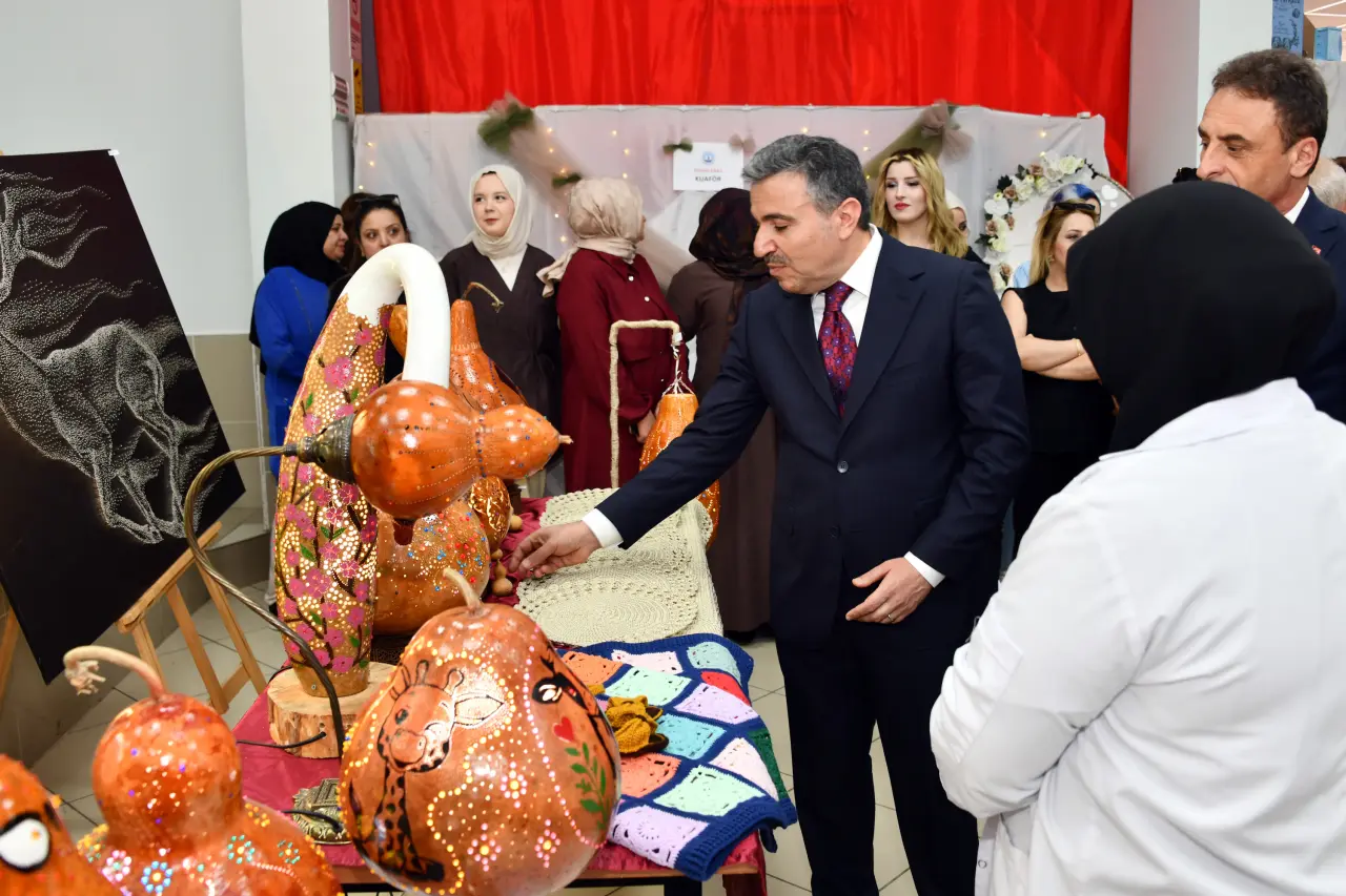 Gümüşhane'de Binlerce Kursiyerin El Emeği Göz Nuru Görücüye Çıktı! 23