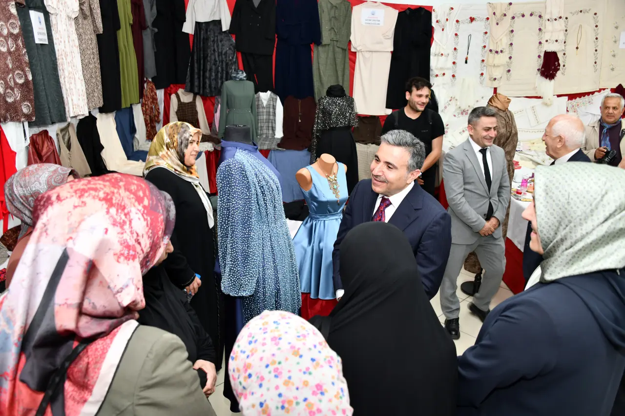 Gümüşhane'de Binlerce Kursiyerin El Emeği Göz Nuru Görücüye Çıktı! 41