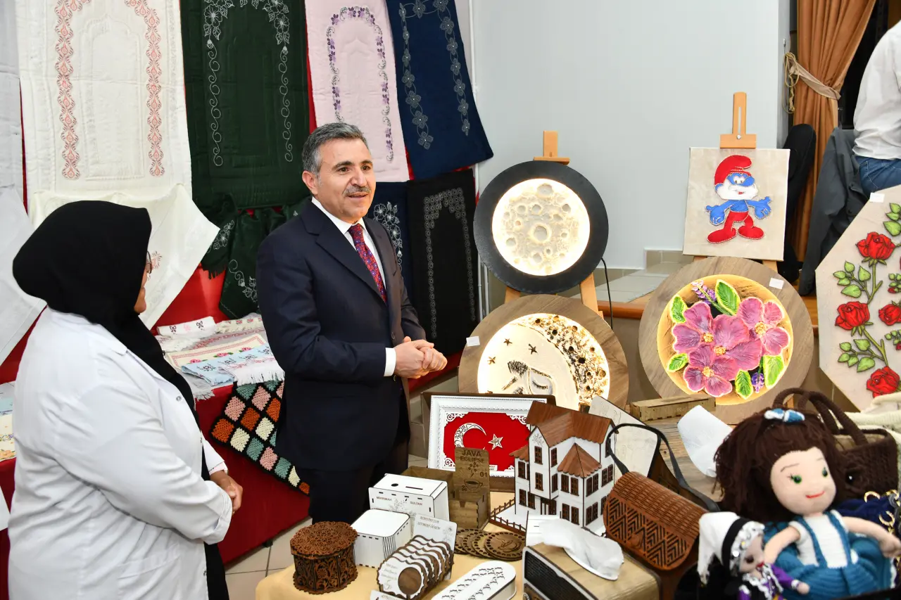 Gümüşhane'de Binlerce Kursiyerin El Emeği Göz Nuru Görücüye Çıktı! 29