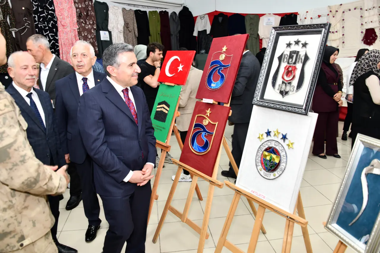 Gümüşhane'de Binlerce Kursiyerin El Emeği Göz Nuru Görücüye Çıktı! 42