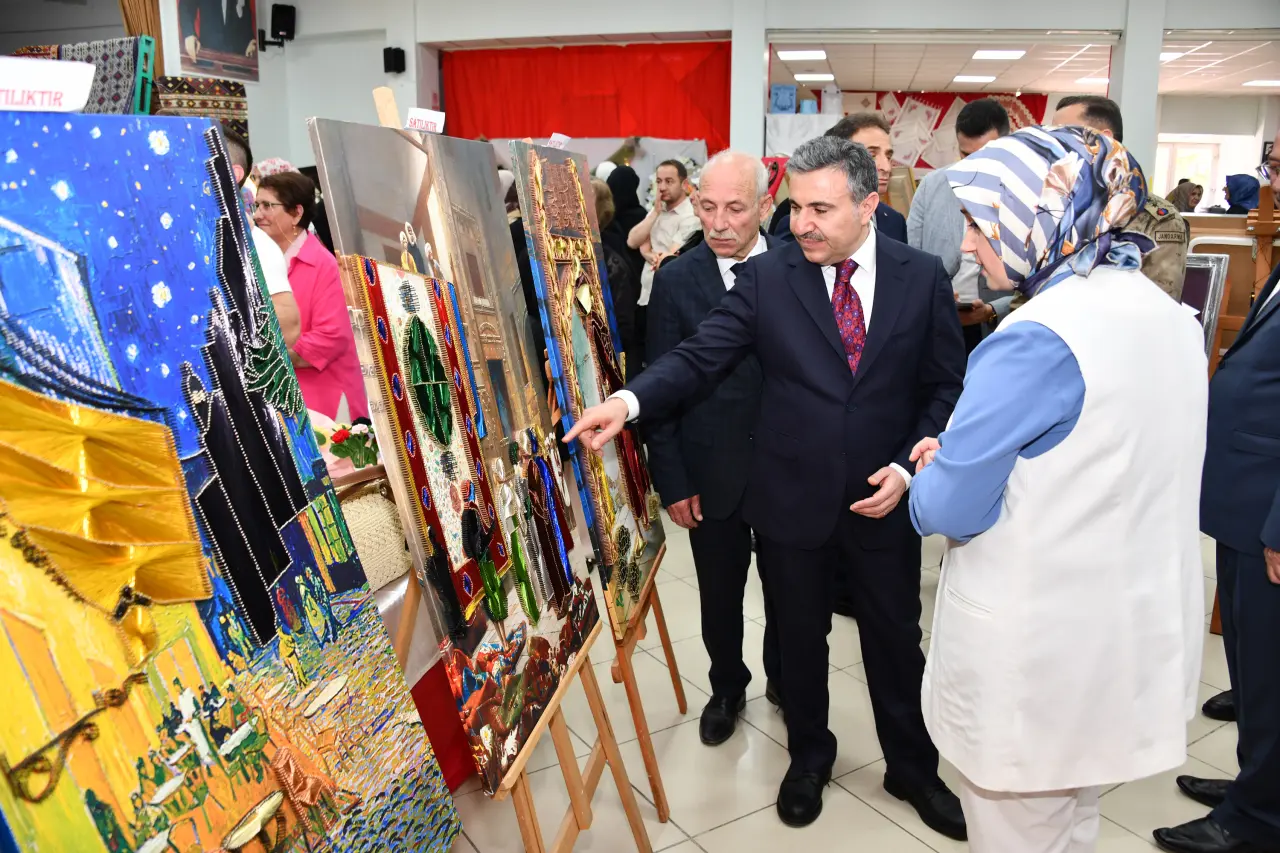 Gümüşhane'de Binlerce Kursiyerin El Emeği Göz Nuru Görücüye Çıktı! 5