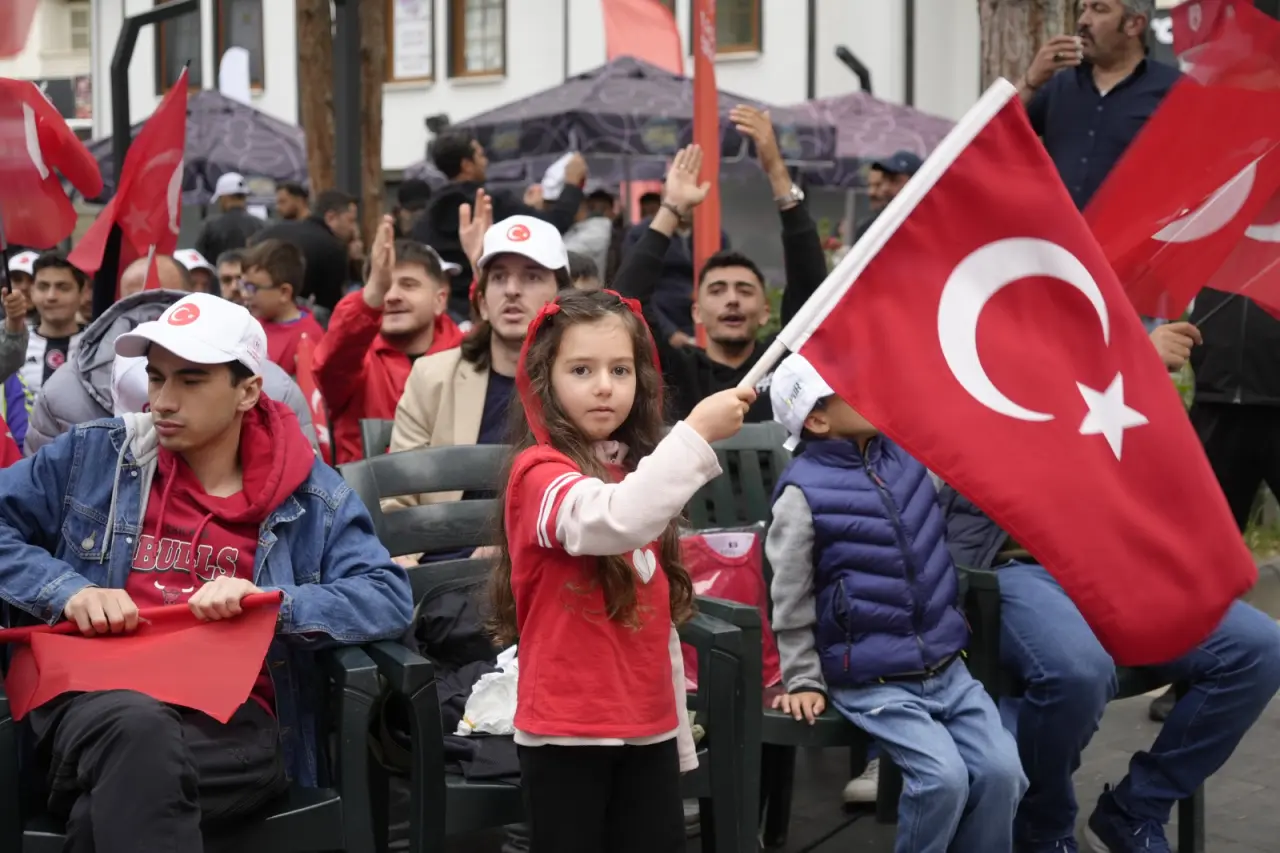 Gümüşhane'de Dünya Kupası heyecanı: Vatandaşlar dev ekran karşısında buluştu 2