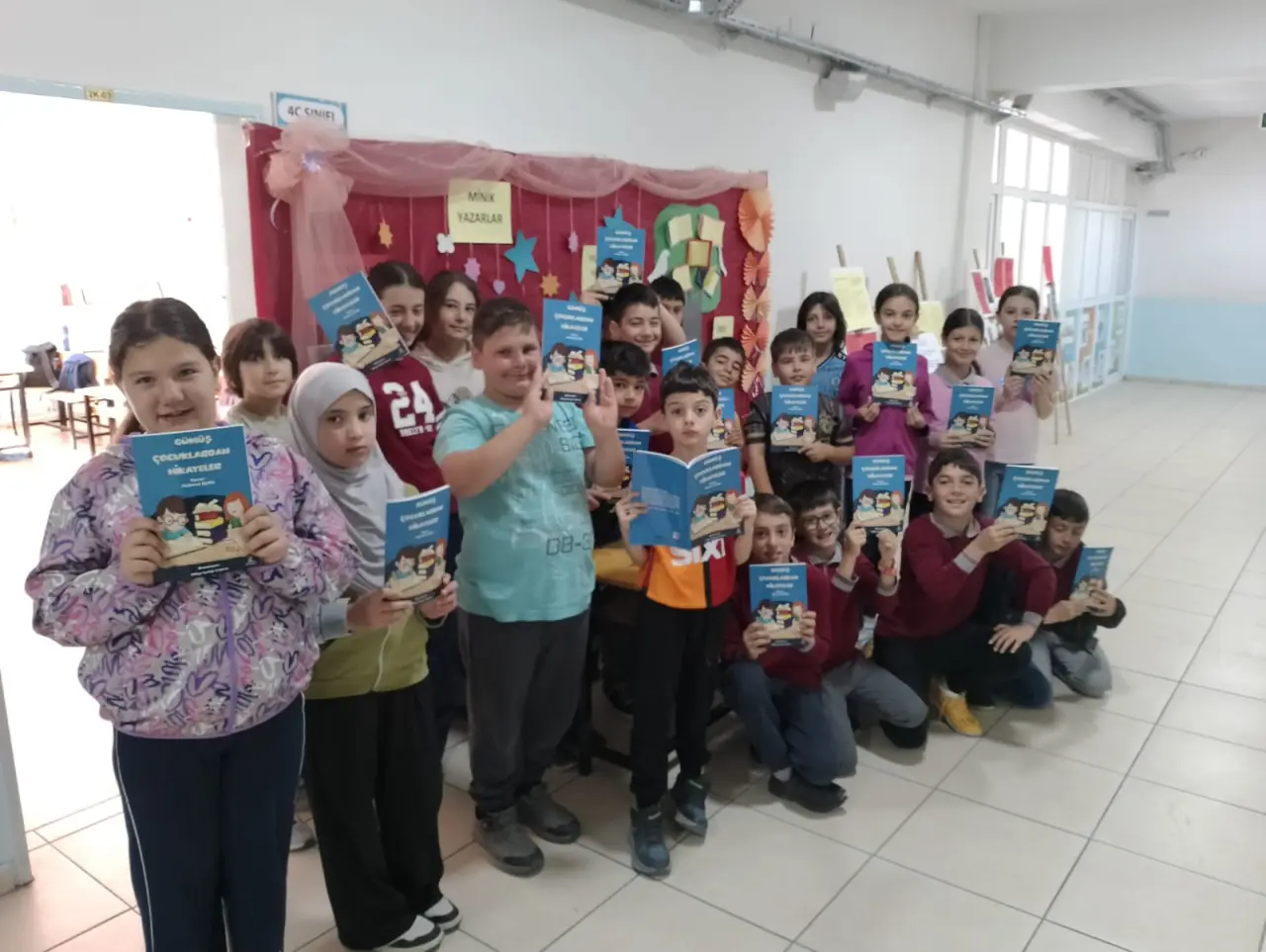 Fevzipaşa İlkokulu 4-C Sınıfı Öğrencilerinden Büyük Başarı: İlk Kitapları Basıldı 12