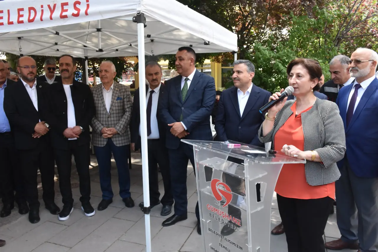 Gümüşhane'de Muharrem Ayı Bereketi: Fatih Parkı'nda Bin Kişilik Aşure İkramı 3