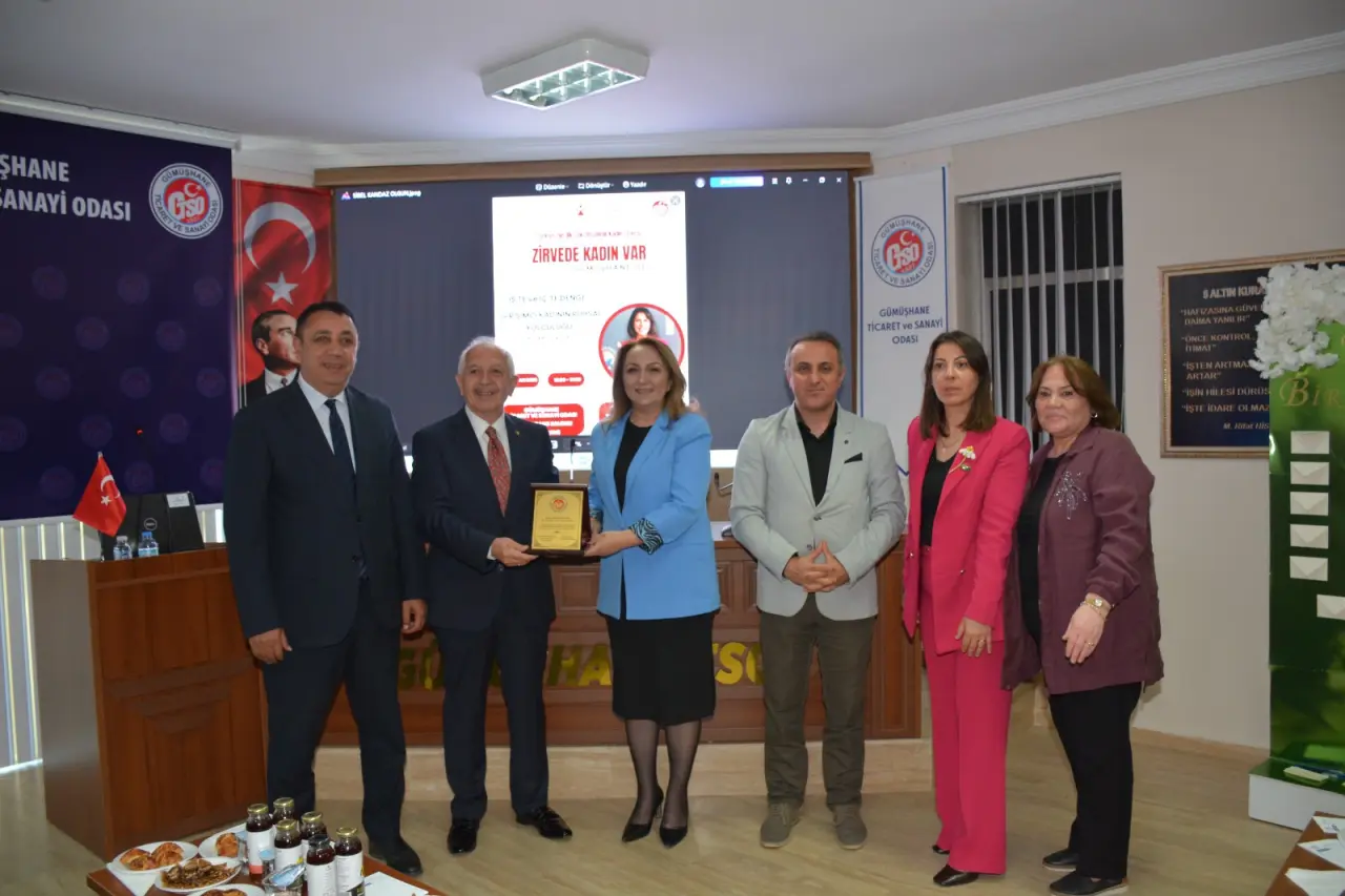 Gümüşhane'de "Zirvede Kadın Var" Paneli Geniş Katılımla Gerçekleştirildi 25
