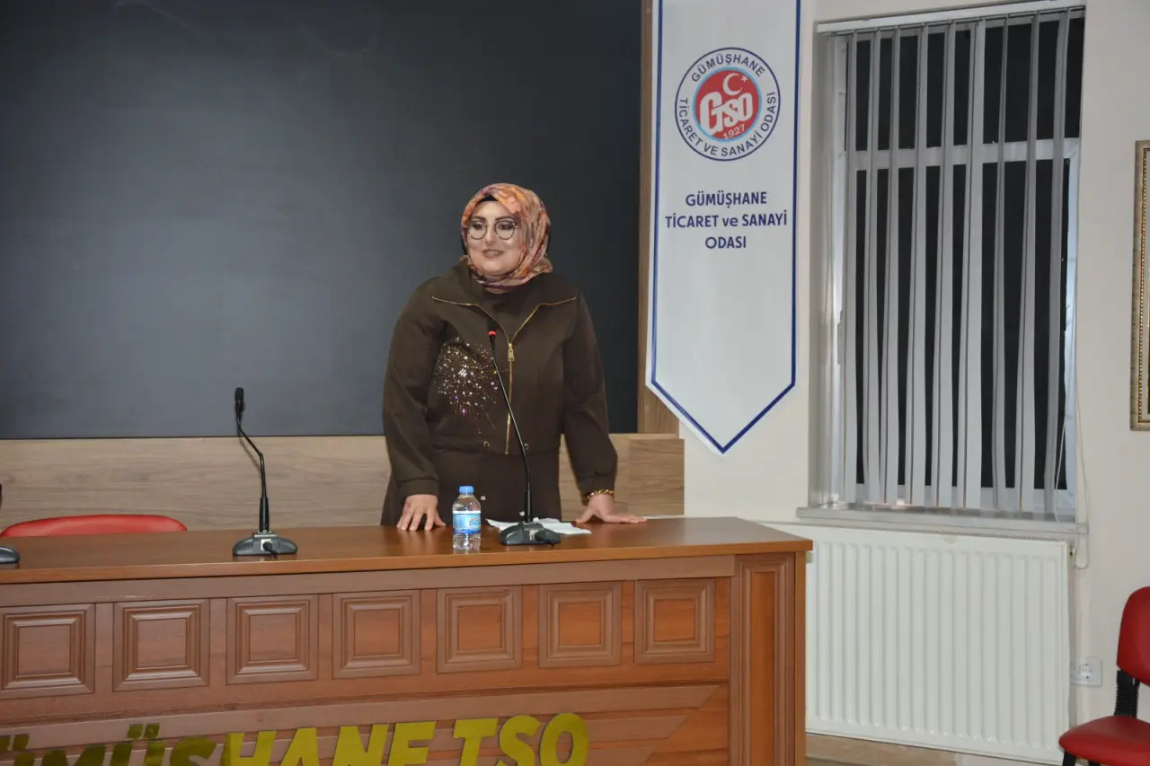 Gümüşhane'de "Zirvede Kadın Var" Paneli Geniş Katılımla Gerçekleştirildi 19