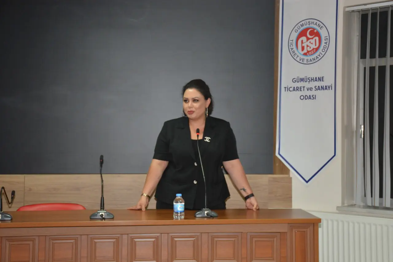 Gümüşhane'de "Zirvede Kadın Var" Paneli Geniş Katılımla Gerçekleştirildi 22