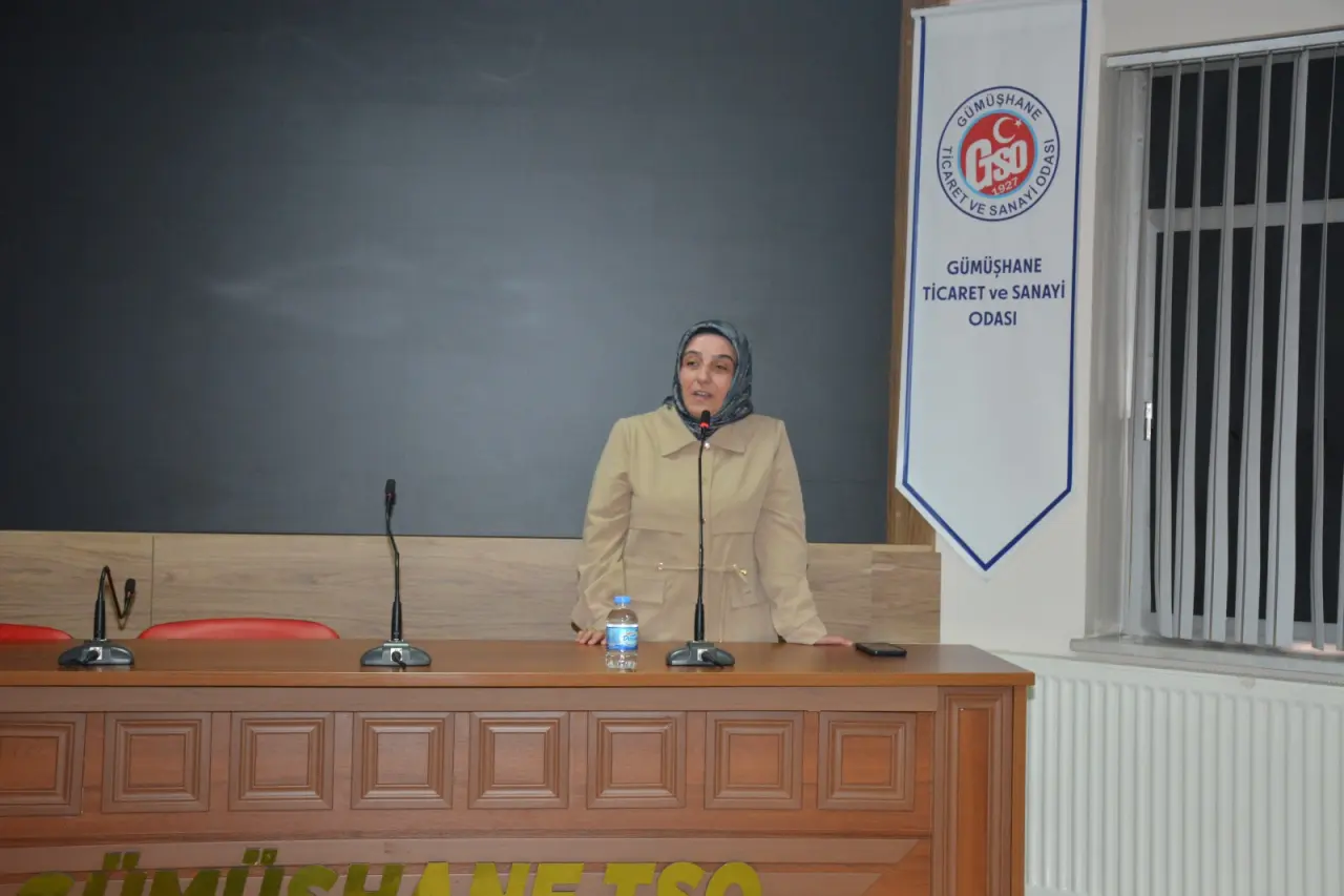 Gümüşhane'de "Zirvede Kadın Var" Paneli Geniş Katılımla Gerçekleştirildi 10