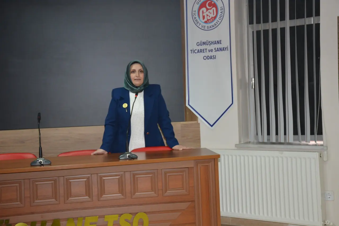 Gümüşhane'de "Zirvede Kadın Var" Paneli Geniş Katılımla Gerçekleştirildi 3