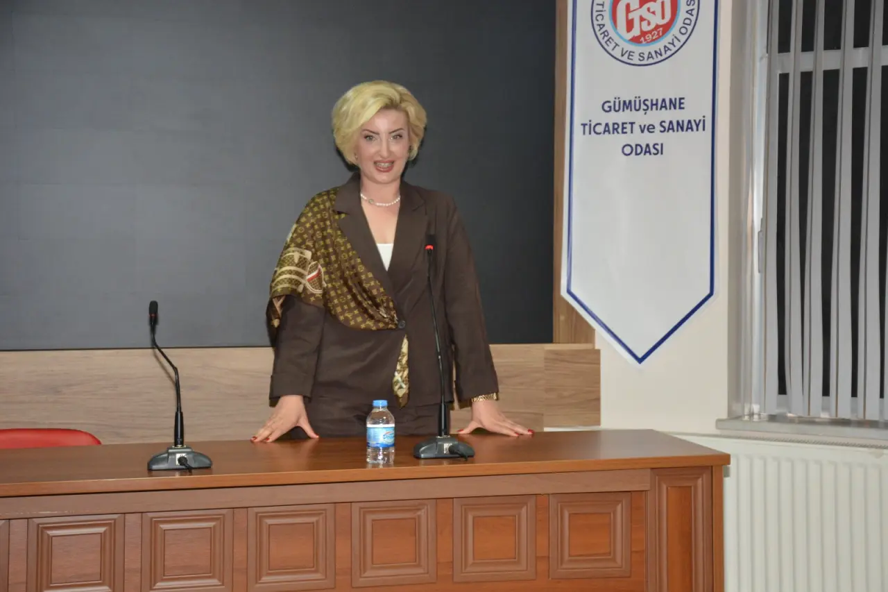 Gümüşhane'de "Zirvede Kadın Var" Paneli Geniş Katılımla Gerçekleştirildi 23