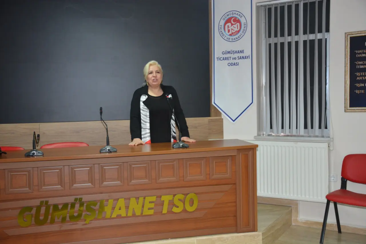 Gümüşhane'de "Zirvede Kadın Var" Paneli Geniş Katılımla Gerçekleştirildi 20