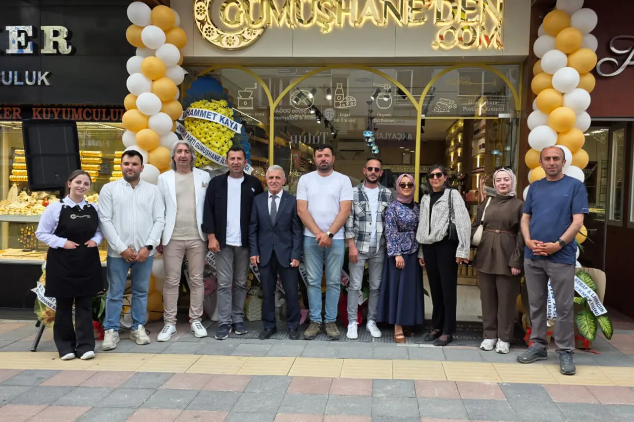 Gümüşhaneden.com mağazası Atatürk Caddesi'nde törenle açıldı 8