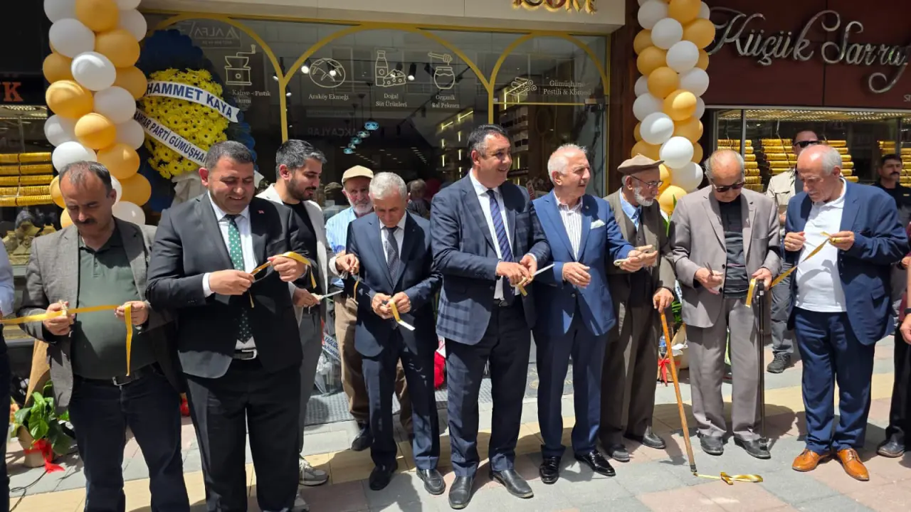 Gümüşhaneden.com mağazası Atatürk Caddesi'nde törenle açıldı 5