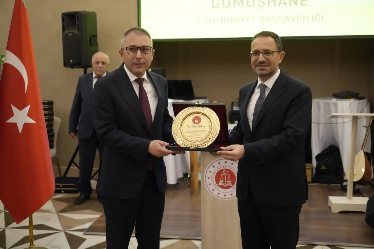 Gümüşhaneli Adalet Bakan Yardımcısı Sedat Ayyıldız Gümüşhane'de Veda Programına Katıldı 1