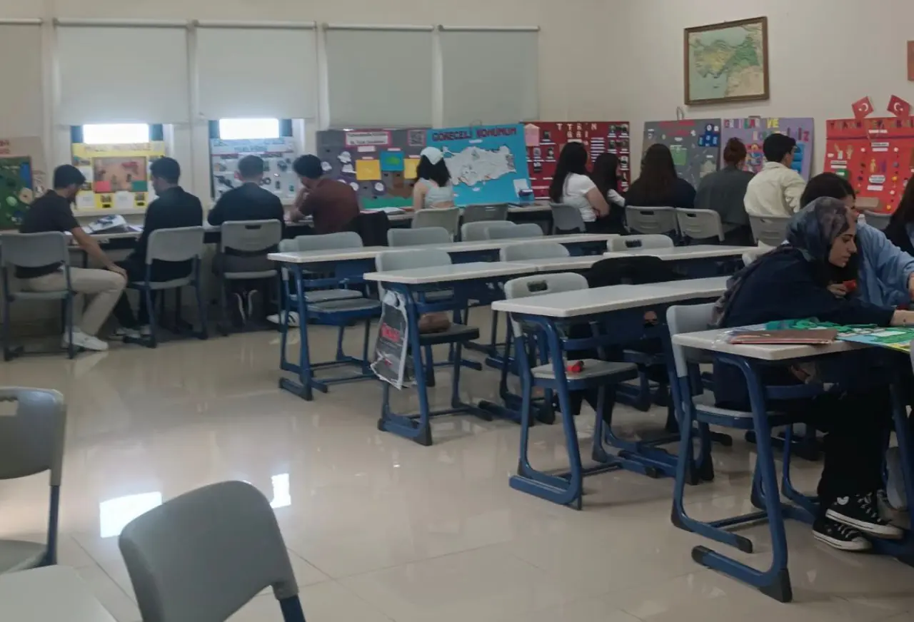 Gümüşhaneli Profesör ve öğrencileri eğitimde engelleri kaldırdı 24