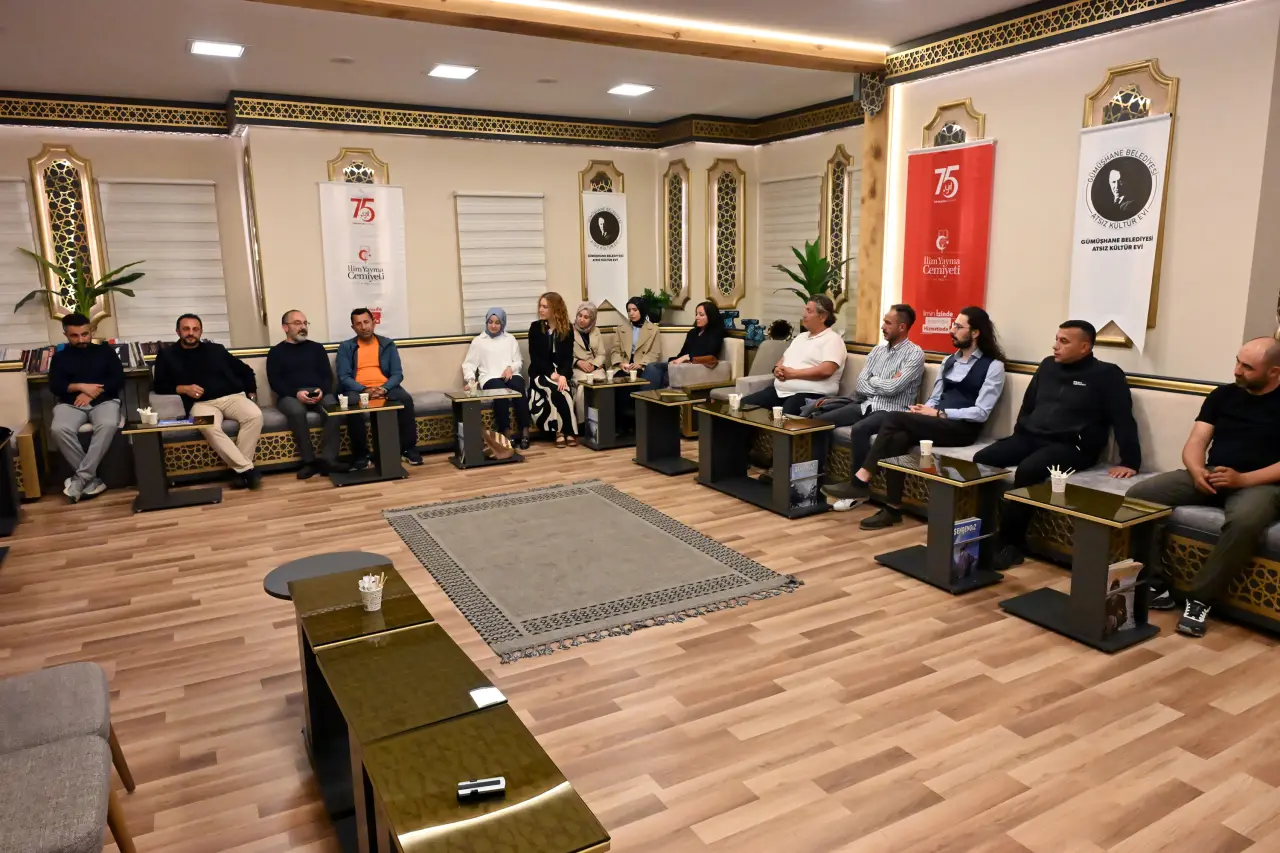 Gümüşhane'nin gönüllü turizm elçileri Şehir Sohbetleri'nde anlatıldı 2
