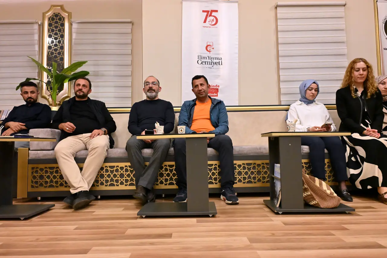 Gümüşhane'nin gönüllü turizm elçileri Şehir Sohbetleri'nde anlatıldı 5