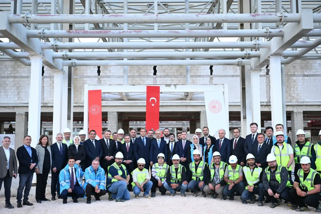 Havalimanı Ne Zaman Açılacak? Bakan Uraloğlu Son Durumu Açıkladı 17