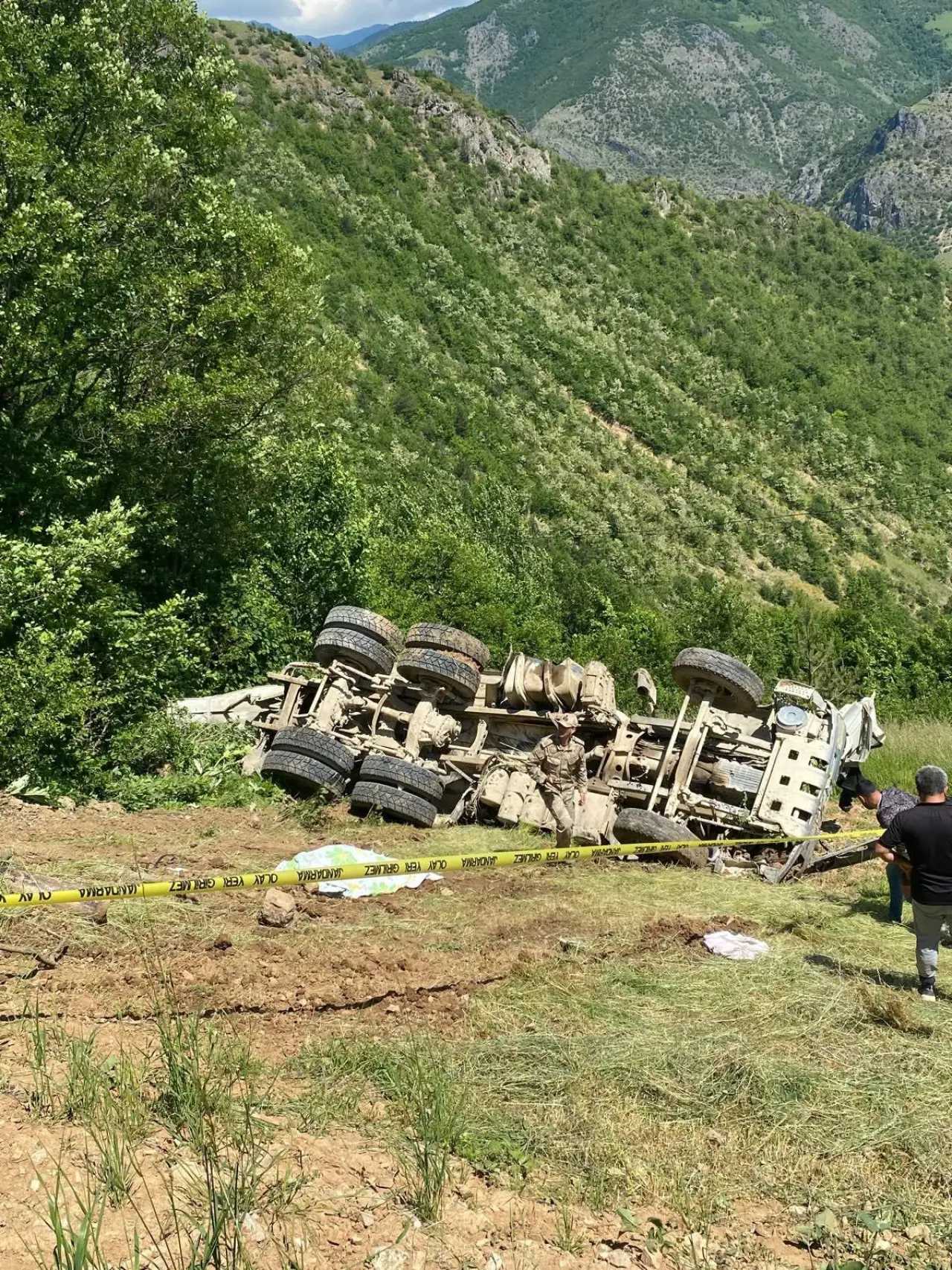 Kürtün'de beton mikseri 150 metrelik yamaçtan yuvarlandı: 2 ölü, 1 yaralı 2