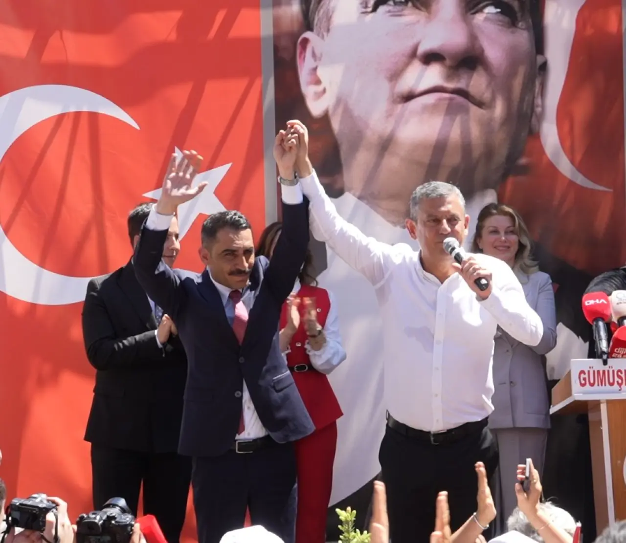 Özgür Özel, Tekke'de Barış Demirkıran için destek istedi 7