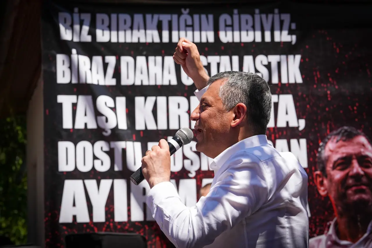 Özgür Özel, Tekke'de Barış Demirkıran için destek istedi 4