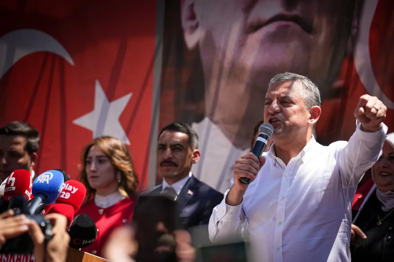 Özgür Özel, Tekke'de Barış Demirkıran için destek istedi 3