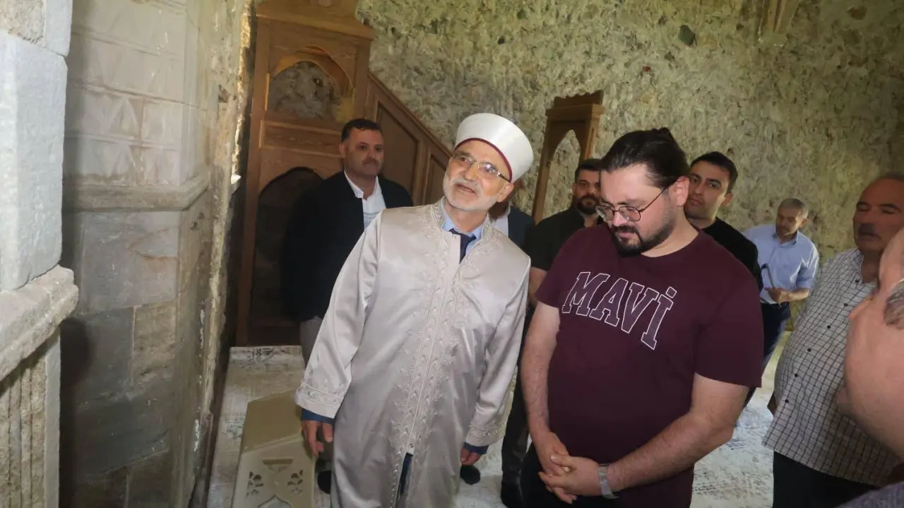 Tarihi Süleymaniye Küçük Camii'nde 105 Yıl Sonra İlk Namaz Kılındı 6