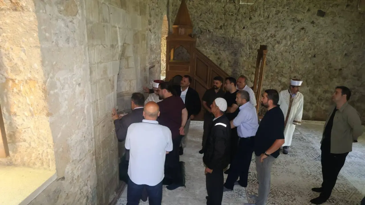 Tarihi Süleymaniye Küçük Camii'nde 105 Yıl Sonra İlk Namaz Kılındı 3