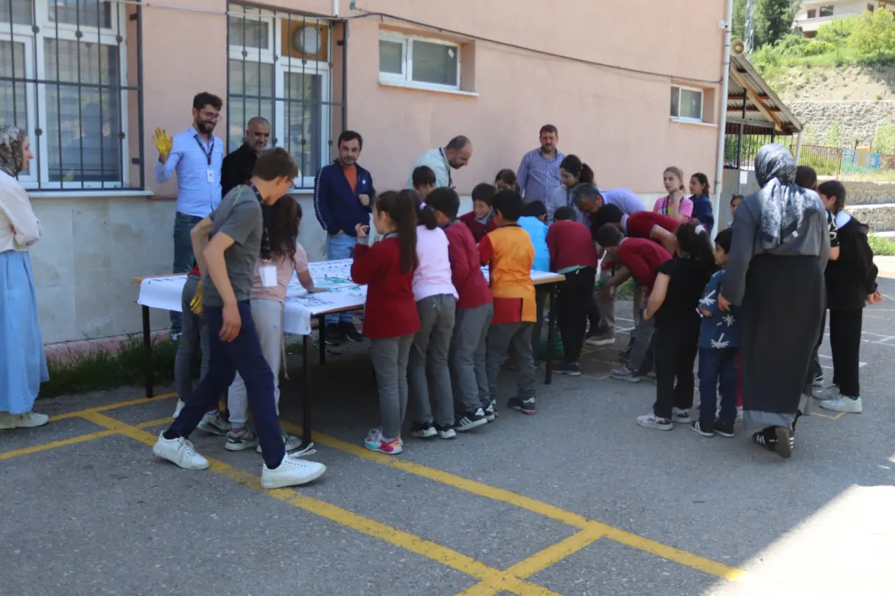 Torul Aktaş Ortaokulu öğrencilerine çevre eğitimi 1