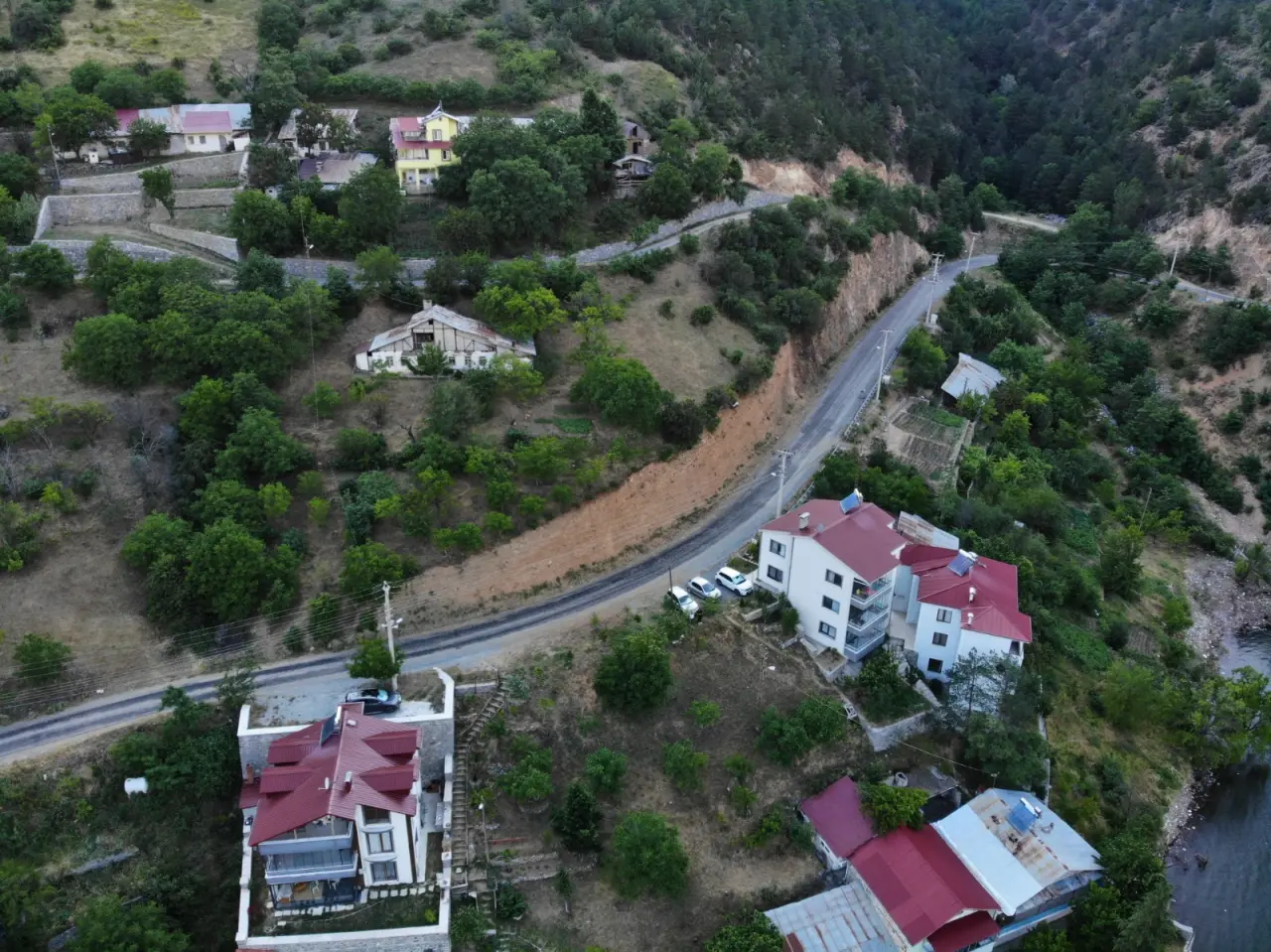 Torul'da vatandaşların tapulu araziler her geçen gün küçülüyor 9