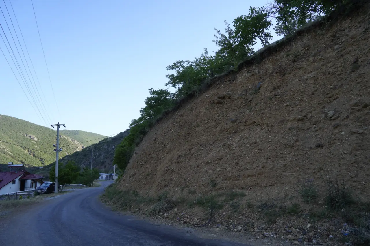 Torul'da vatandaşların tapulu araziler her geçen gün küçülüyor 4