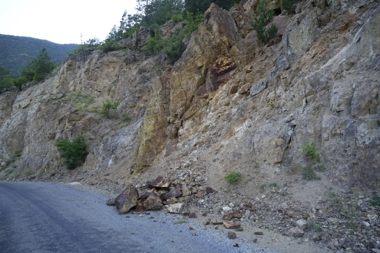 Torul'da vatandaşların tapulu araziler her geçen gün küçülüyor 8