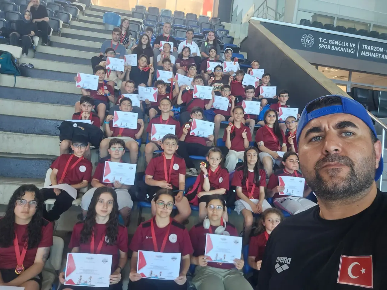 Trabzon'daki Dev Havuzda Gümüşhane Rüzgarı Esti: 45 Sporcuyla Çıkarma Yaptılar! 1
