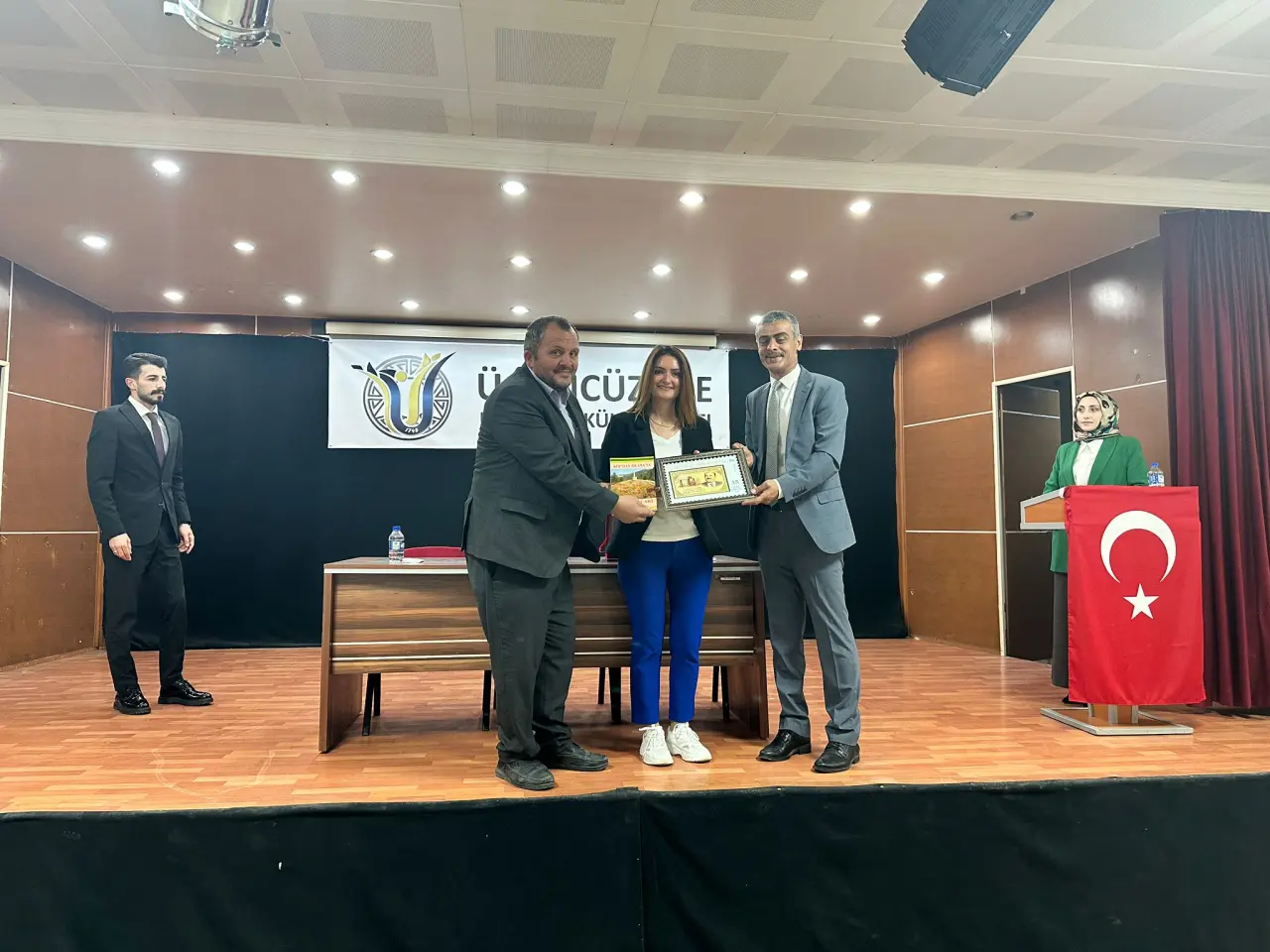 Üçüncüzade Vakfı’ndan Gümüşhane’de Eğitime 1 Milyon Liralık Devasa Destek 62