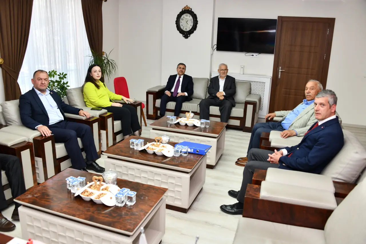 Vali Atay Kürtün’e Çıkarma Yaptı: Şehit Ailesinden Muhtarlara Yoğun Mesai 19