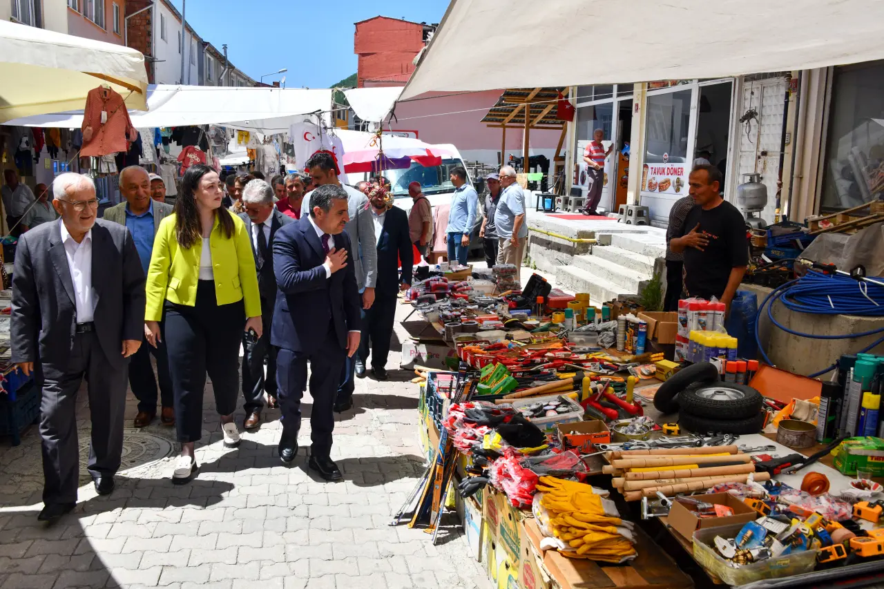 Vali Atay Kürtün’e Çıkarma Yaptı: Şehit Ailesinden Muhtarlara Yoğun Mesai 14