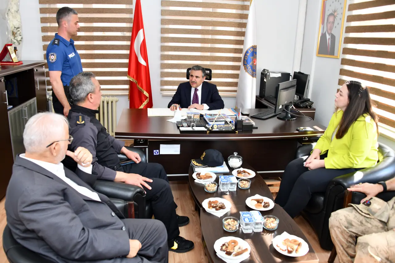 Vali Atay Kürtün’e Çıkarma Yaptı: Şehit Ailesinden Muhtarlara Yoğun Mesai 38