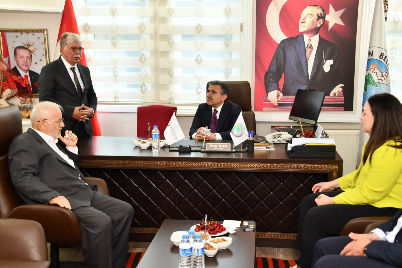 Vali Atay Kürtün’e Çıkarma Yaptı: Şehit Ailesinden Muhtarlara Yoğun Mesai 44