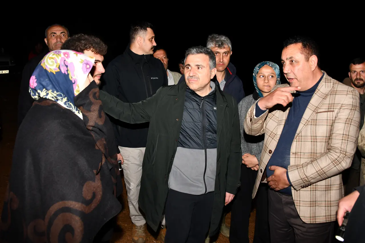 Vali Atay ve Başkan Başer Çamlıca Mahallesi'nde İncelemelerde Bulundu 3