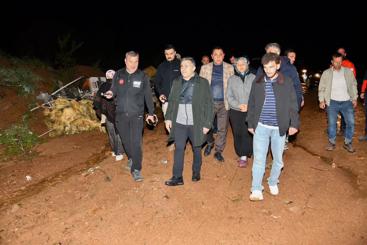 Vali Atay ve Başkan Başer Çamlıca Mahallesi'nde İncelemelerde Bulundu 2