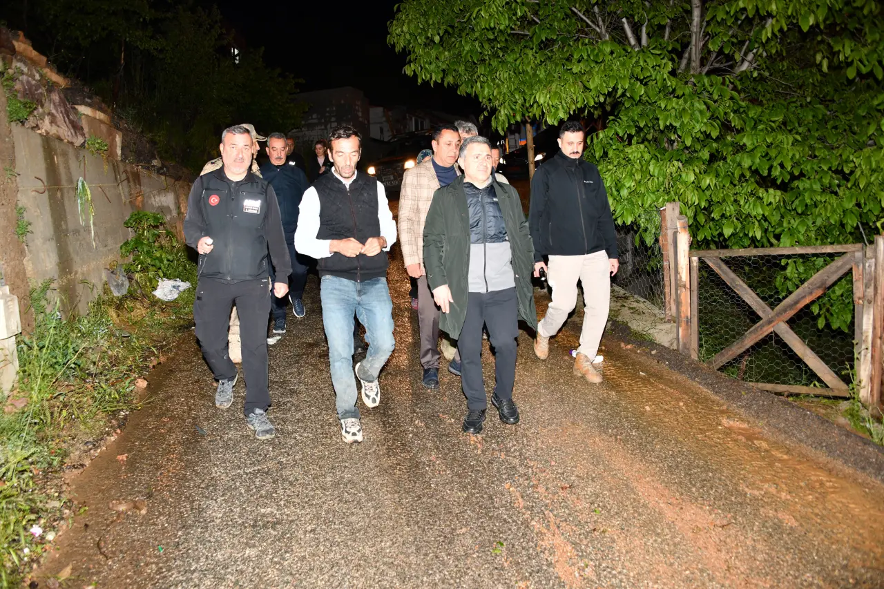 Vali Atay ve Başkan Başer Çamlıca Mahallesi'nde İncelemelerde Bulundu 4