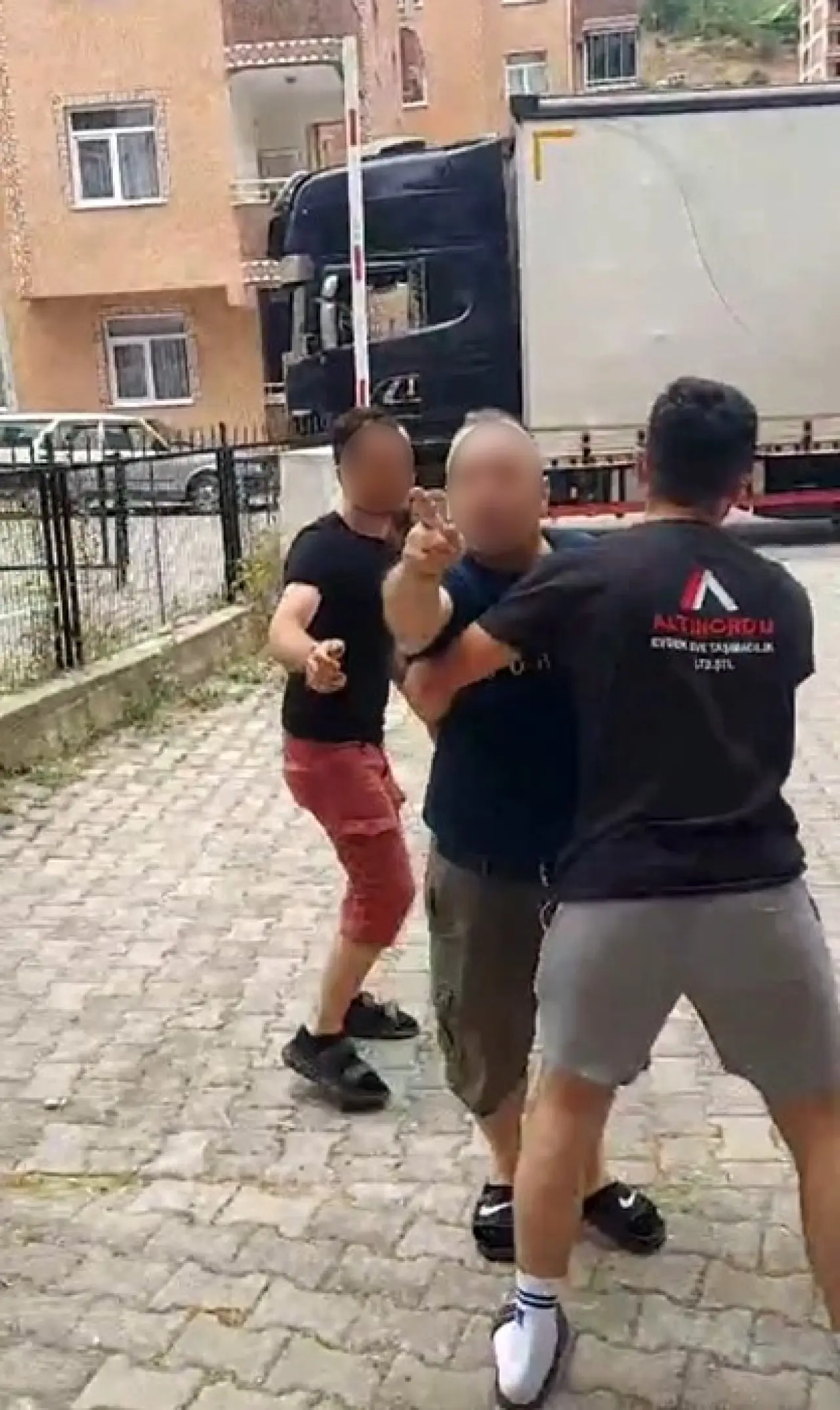 50 Bin TL'ye Anlaştı, Taşınma Günü 80 Bin TL İstendi! İtiraz Edince Ortalık Karıştı 1