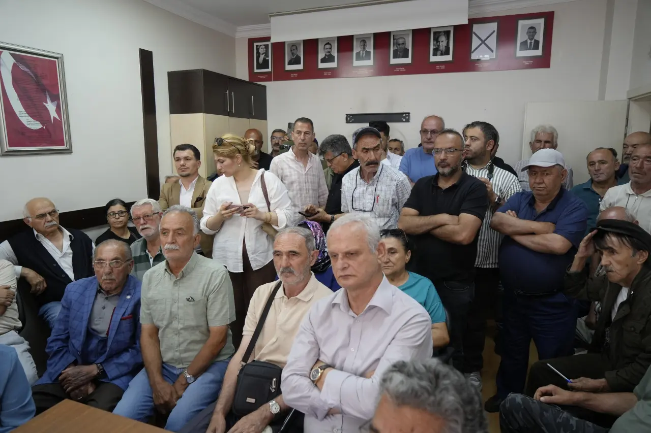 CHP Gümüşhane İl Başkanı Özgür Deniz Demir ve Yönetimi İstifa Ederek Yeni Parti’ye Katıldı 4