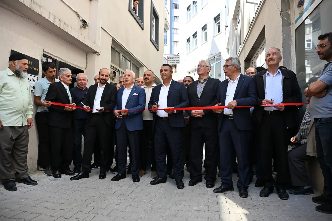 Diş Hekimi Hüseyin Baki Ergin Ağız ve Diş Sağlığı Kliniği açıldı 5