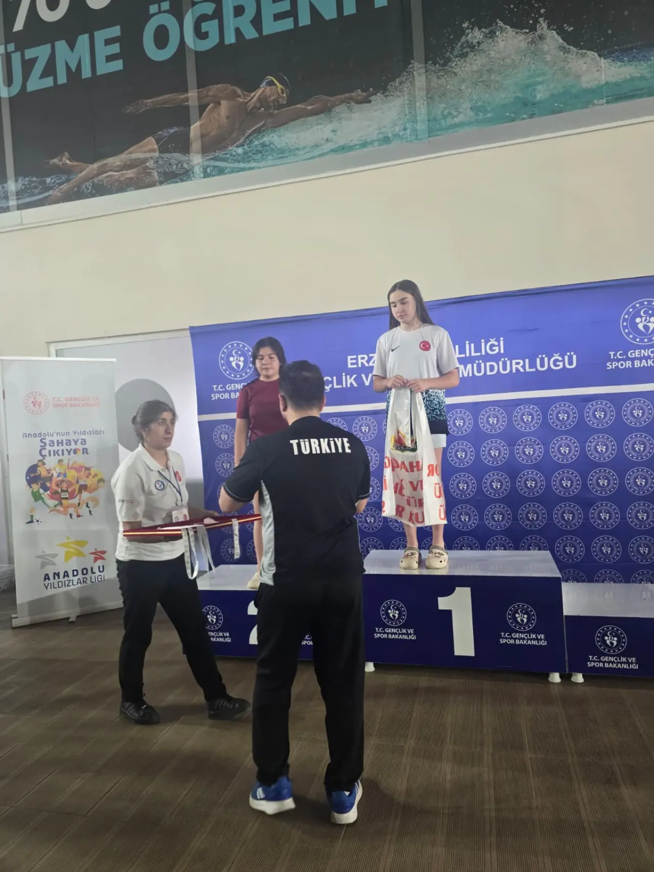 Erzurum Olimpik Havuzunda Gümüşhane Rüzgarı: Madalyaları Toplayıp Döndüler! 14