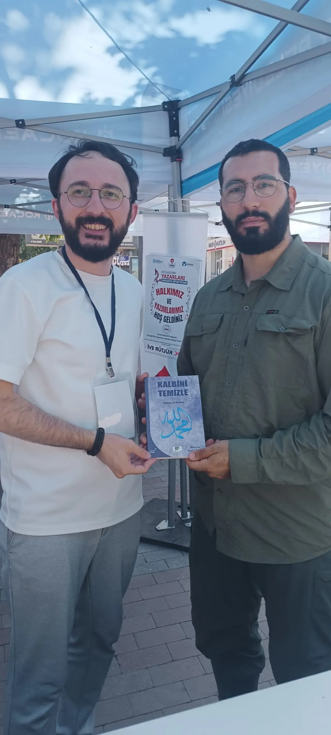 Eserleri Yoğun İlgi Gördü: Yazar Enes Akhan Kocaeli'nde Okurlarıyla Buluştu 1