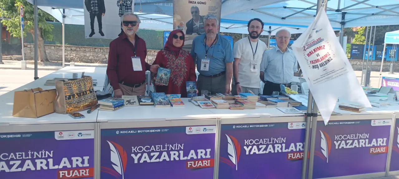 Eserleri Yoğun İlgi Gördü: Yazar Enes Akhan Kocaeli'nde Okurlarıyla Buluştu 2