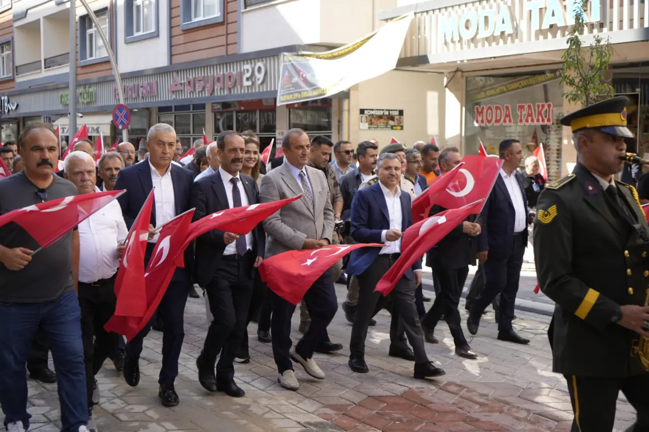 Gümüşhane Caddelerinde Renkli Görüntüler: Altı Ülke Aynı Sahnede Buluştu 2