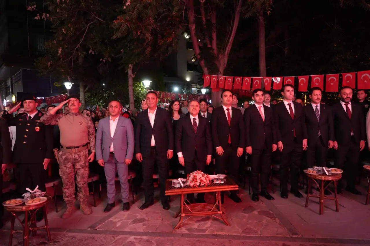 Gümüşhane Tek Yürek Oldu! 15 Temmuz'da Binlerce Kişi Meydanlarda Buluştu 2