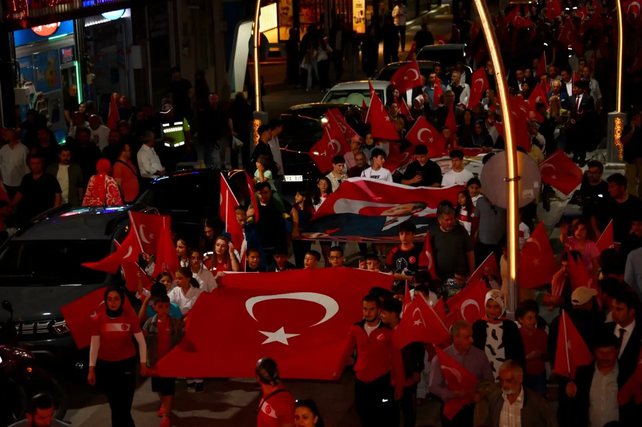 Gümüşhane Tek Yürek Oldu! 15 Temmuz'da Binlerce Kişi Meydanlarda Buluştu 10